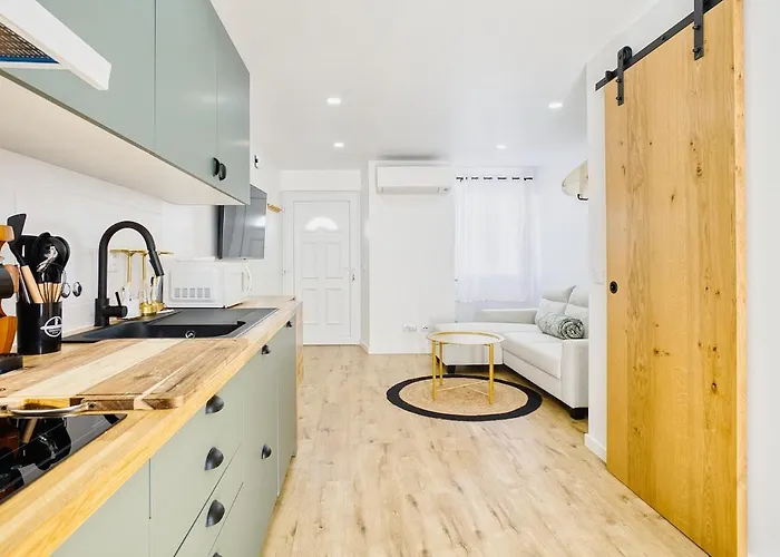 100ft Διαμέρισμα