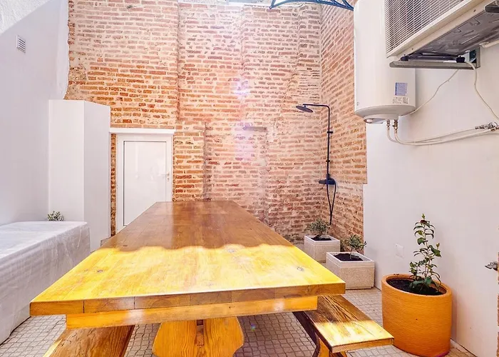 100ft Διαμέρισμα